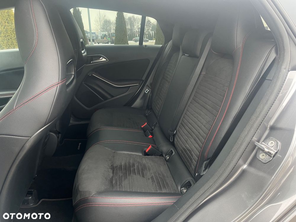 Mercedes-Benz CLA 180 Peak Edition - 6