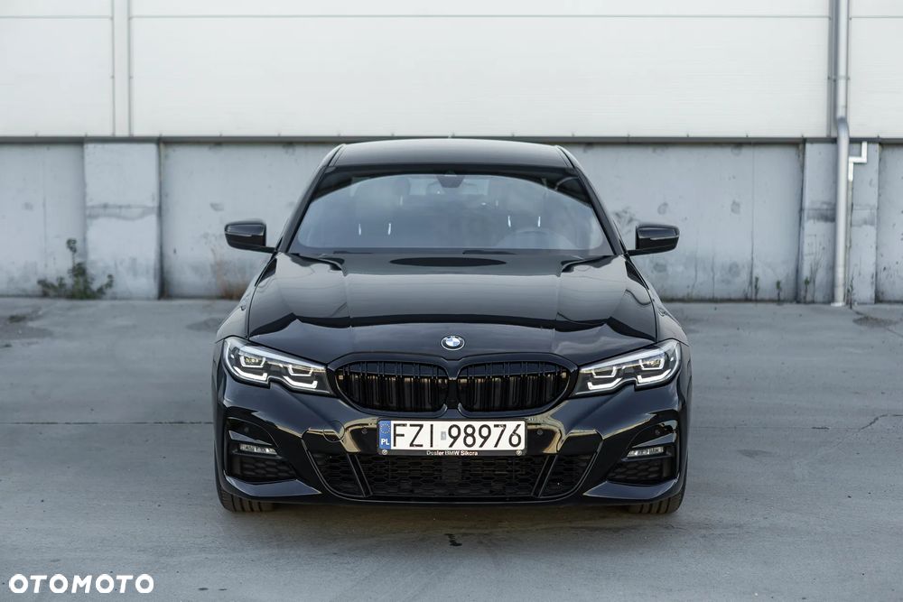 BMW Seria 3 320d xDrive M Sport Shadow - 13