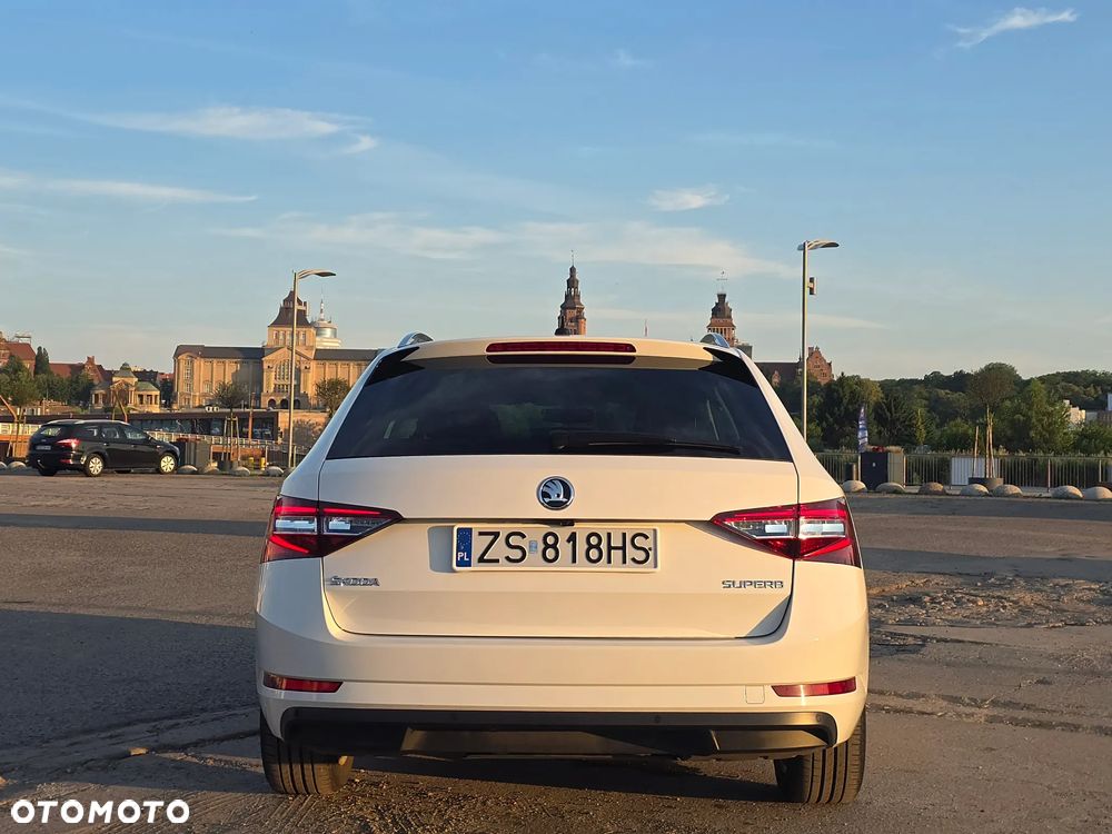 Skoda Superb 2.0 TDI Ambition DSG - 10