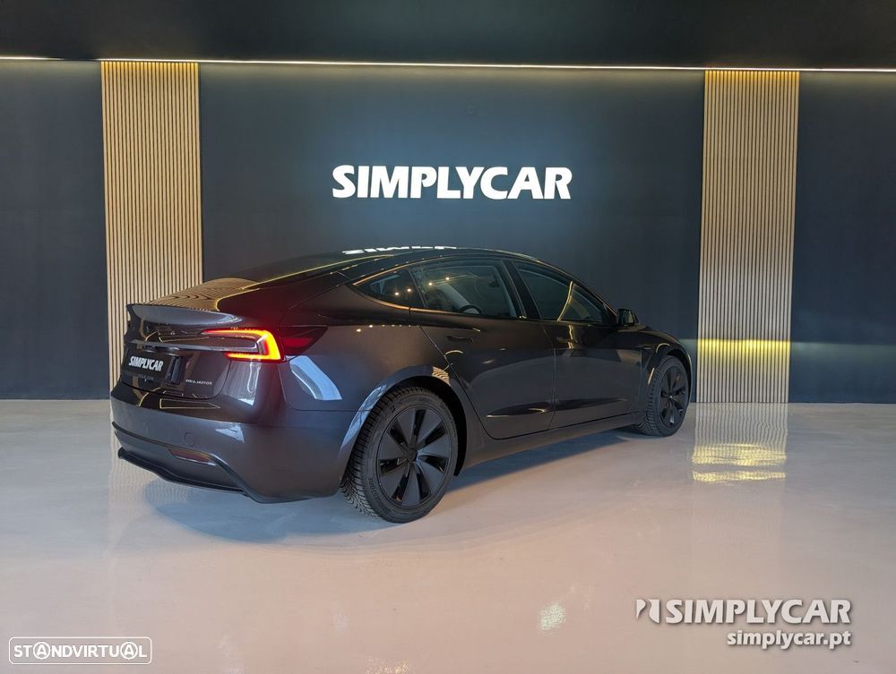 Tesla Model 3 - 4