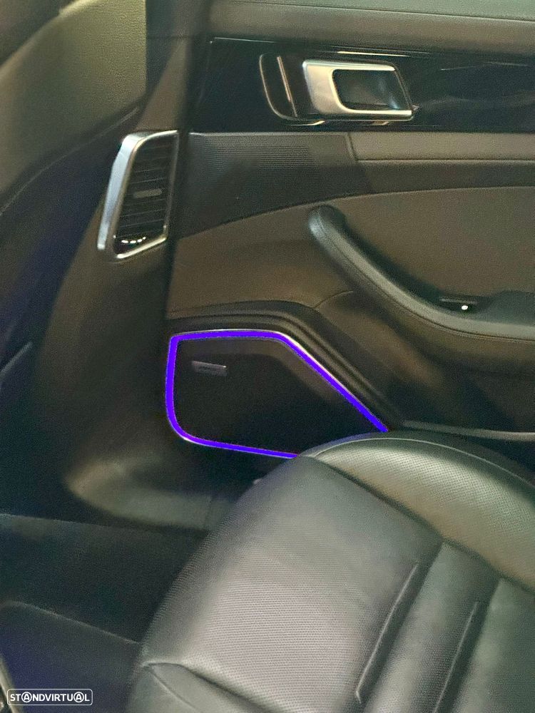 Porsche Panamera Sport Turismo 4 E-Hybrid - 12