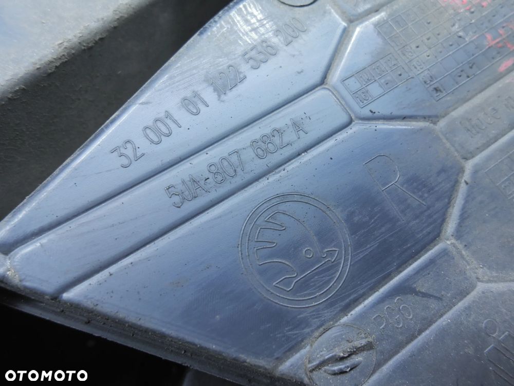 Skoda Rapid kratka zderzaka prawa 5JA807682A - 3