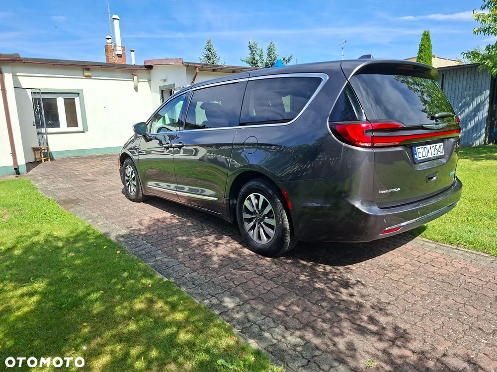 Chrysler Pacifica - 5