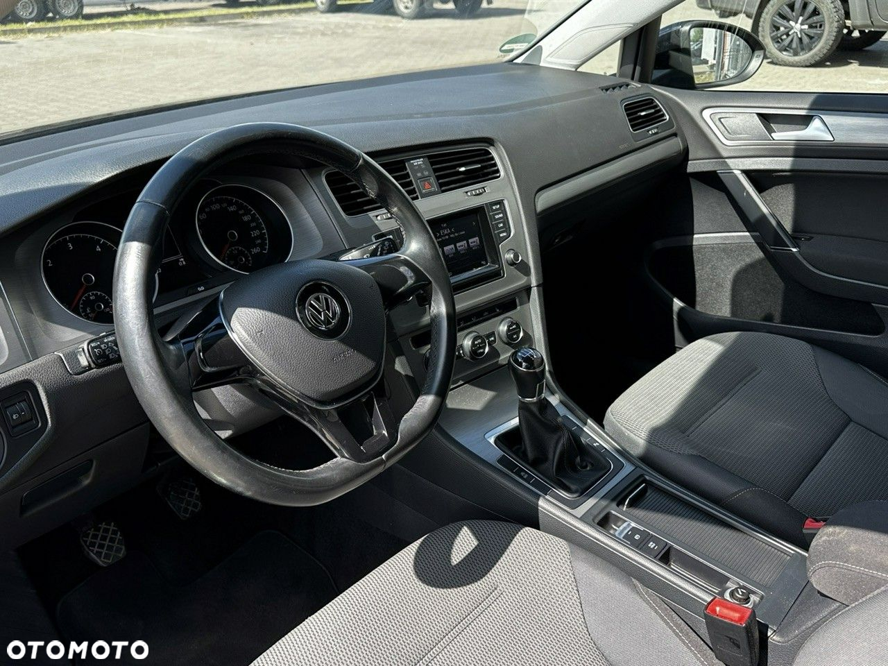 Volkswagen Golf VII 1.6 TDI BMT Comfortline - 17