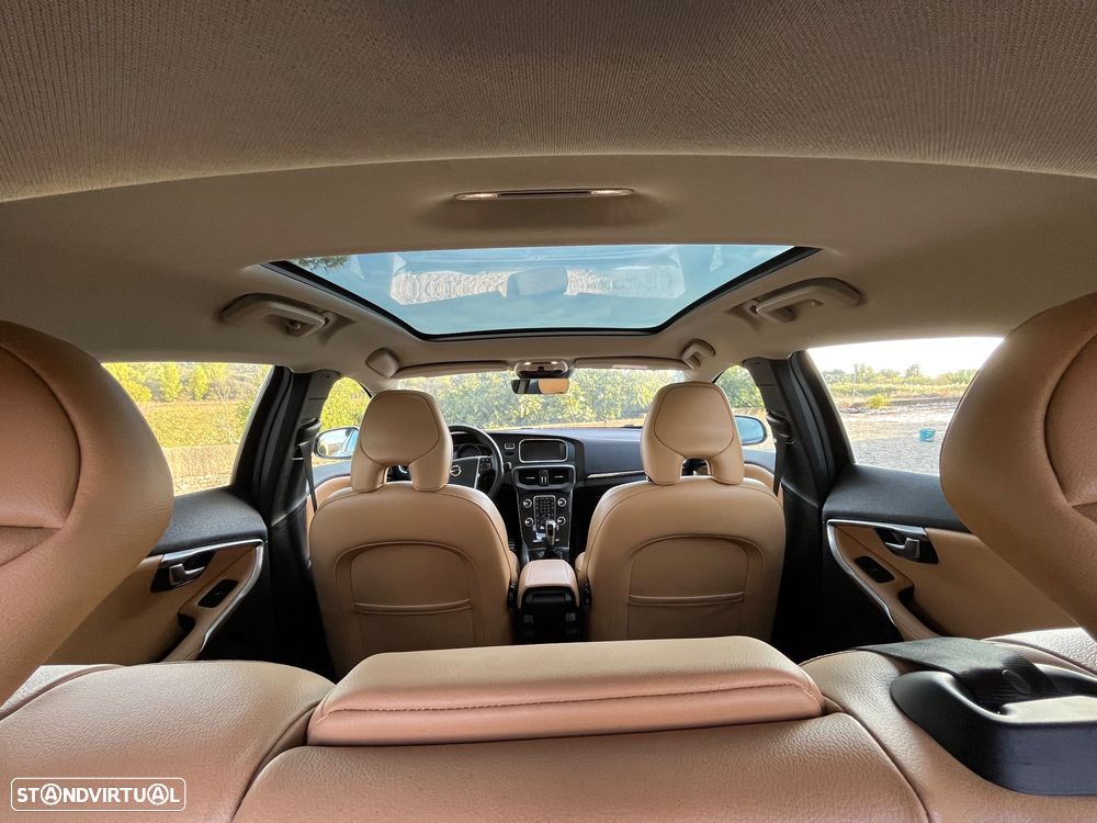 Volvo V40 Cross Country 2.0 D2 Summum - 13