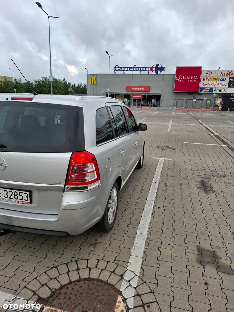 Opel Zafira 1.8 Cosmo - 3