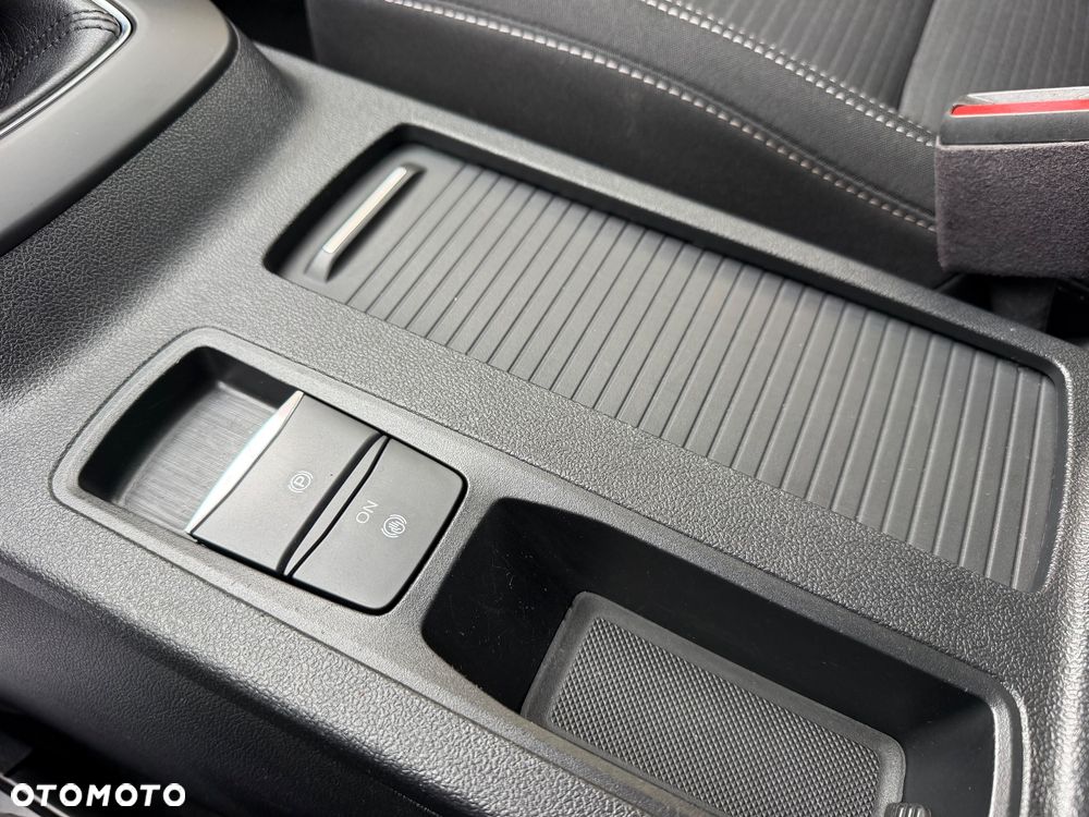 Ford Kuga - 28