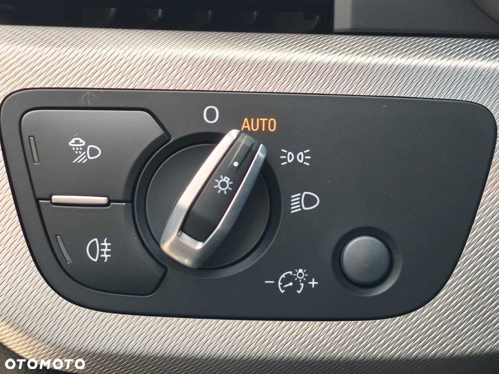 Audi A4 Avant 35 TFSI Sport S tronic - 21