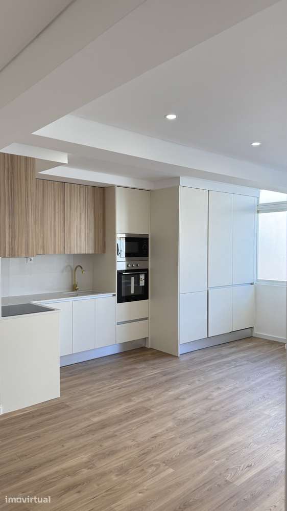 Apartamento T2 Remodelado a 500m da praia - Grande imagem: 4/14