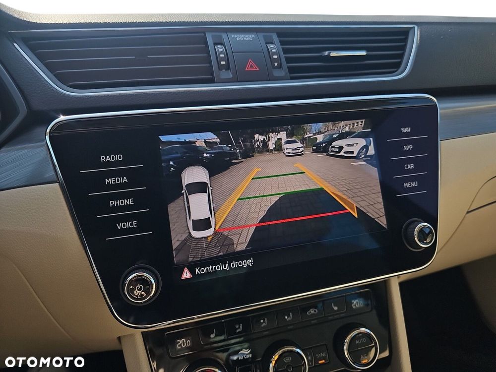 Skoda Superb 2.0 TDI Style DSG - 35