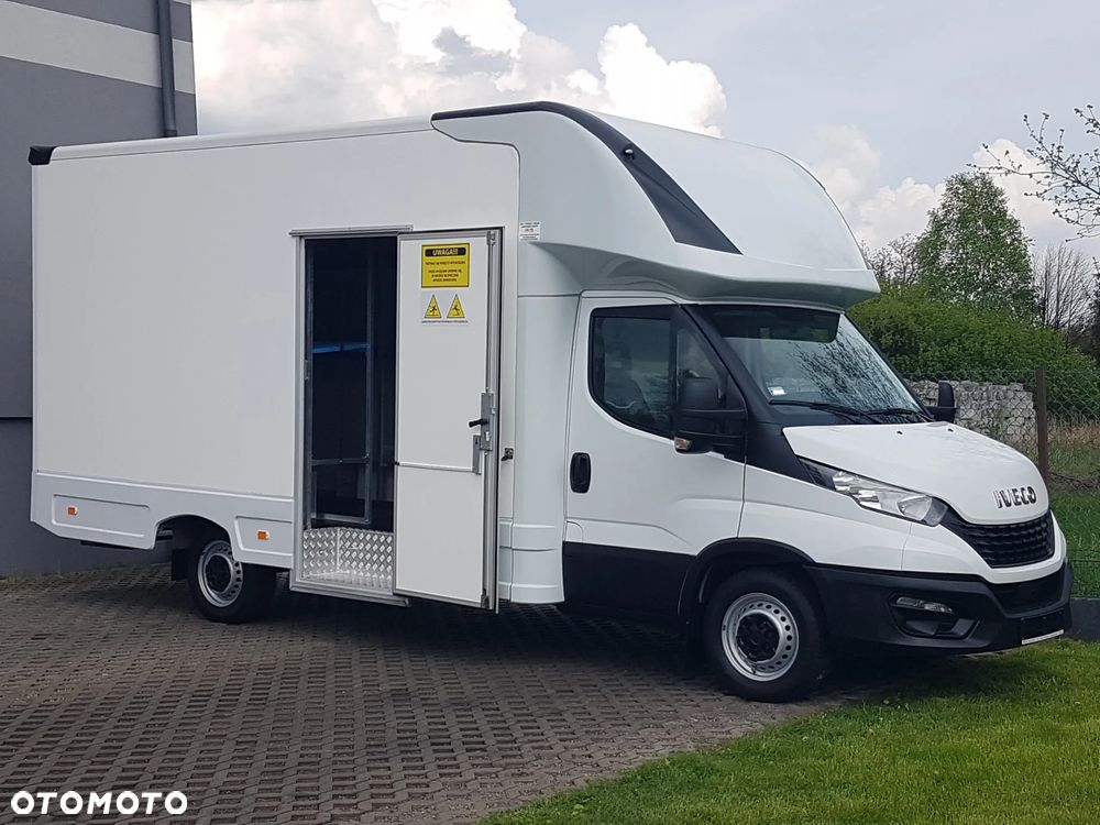 Iveco DAILY KONTENER NISKOPODŁOGOWY 4,43x2,23x2,42 SKLEP KAMPER KONIOWÓZ BAR KLIMA - 31