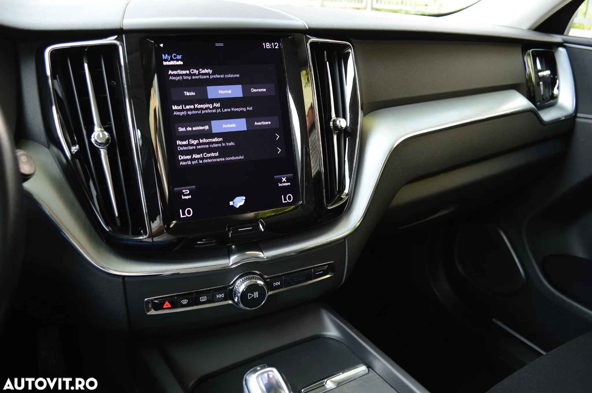 Volvo XC 60 T8 Twin Engine AWD Momentum - 24