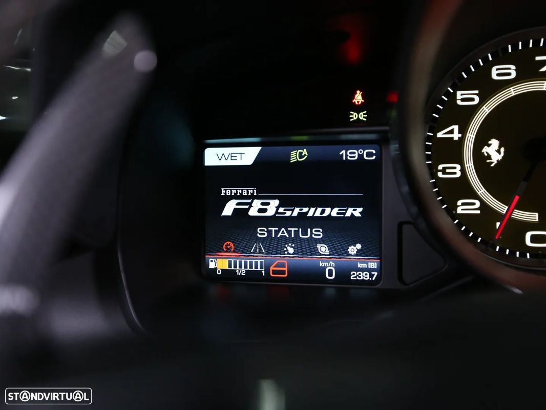 Ferrari F8 Tributo Spider - 32