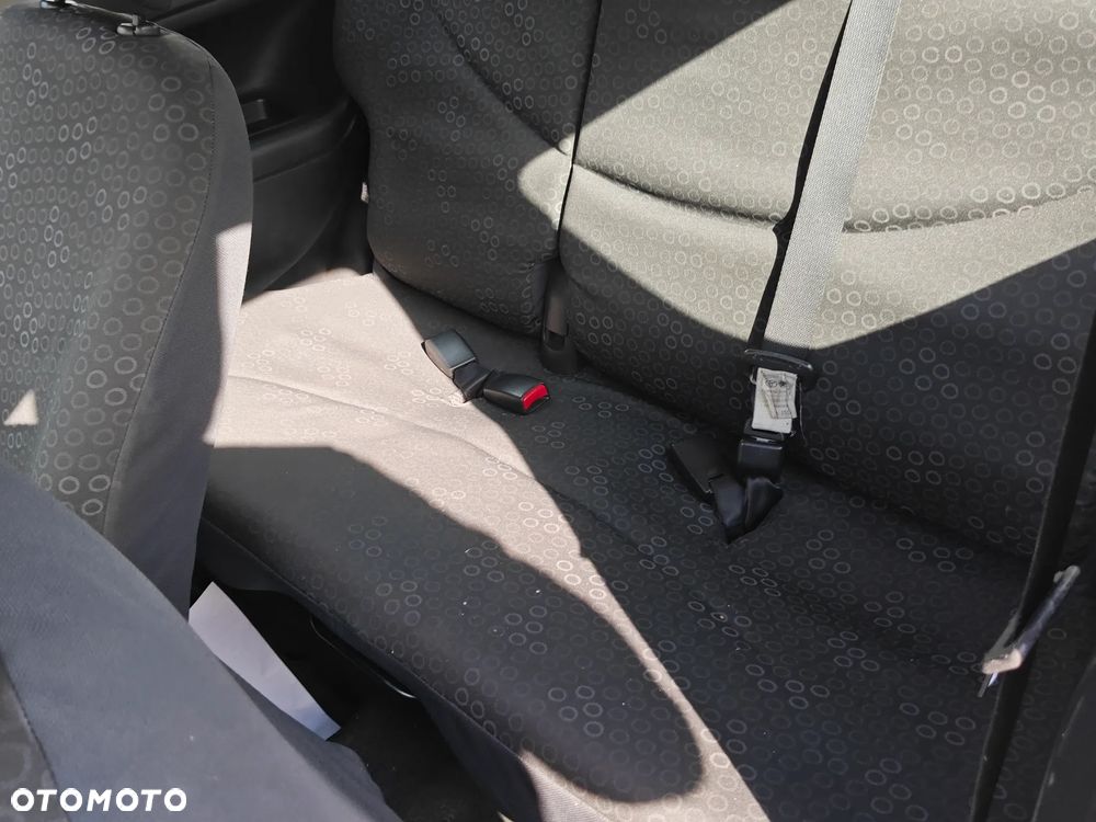 Toyota Yaris 1.3 Sol - 11