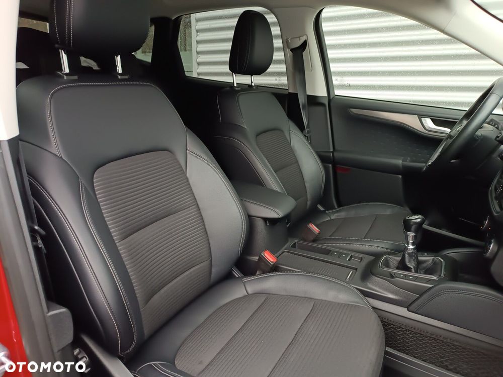 Ford Kuga 2.0 TDCi FWD Titanium - 15