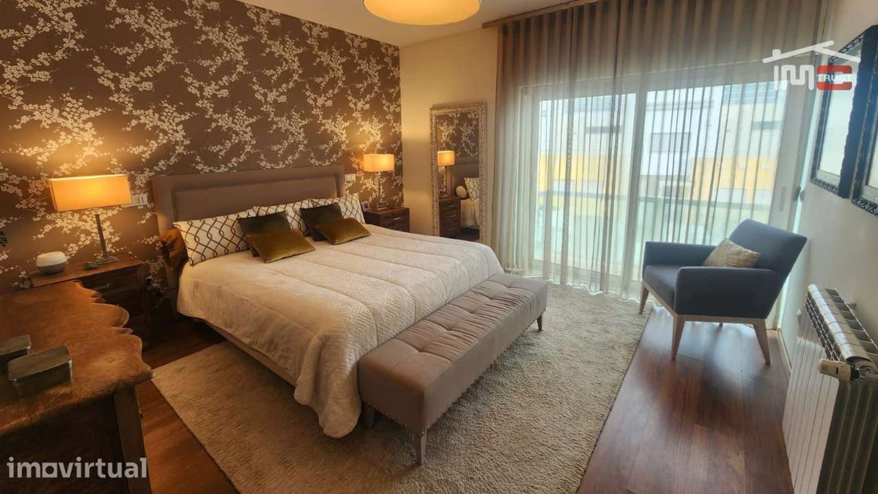 Moradia T3 (possibilidade T5) com 370m² | Terraços, Garagem 90m² | ... - Grande imagem: 4/23