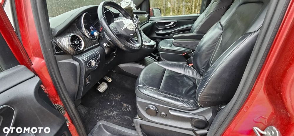 Mercedes-Benz Klasa V - 21