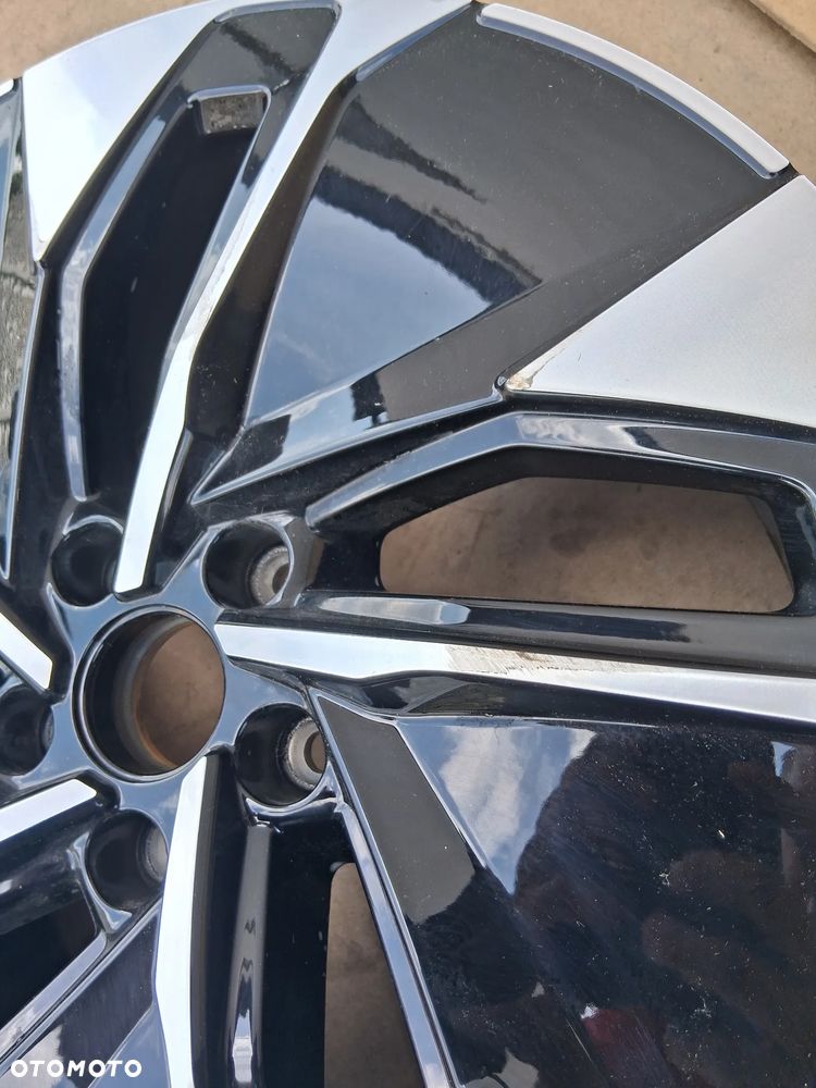 VW ID4 11A FELGA 8X19 ET45 5X112 11A601025 - 5