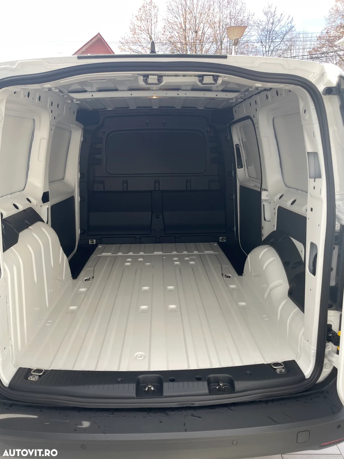 Volkswagen Caddy Maxi 2.0 TDI 75 kW - 21