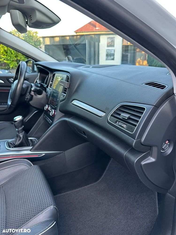 Renault Megane ENERGY dCi 130 BOSE EDITION - 38