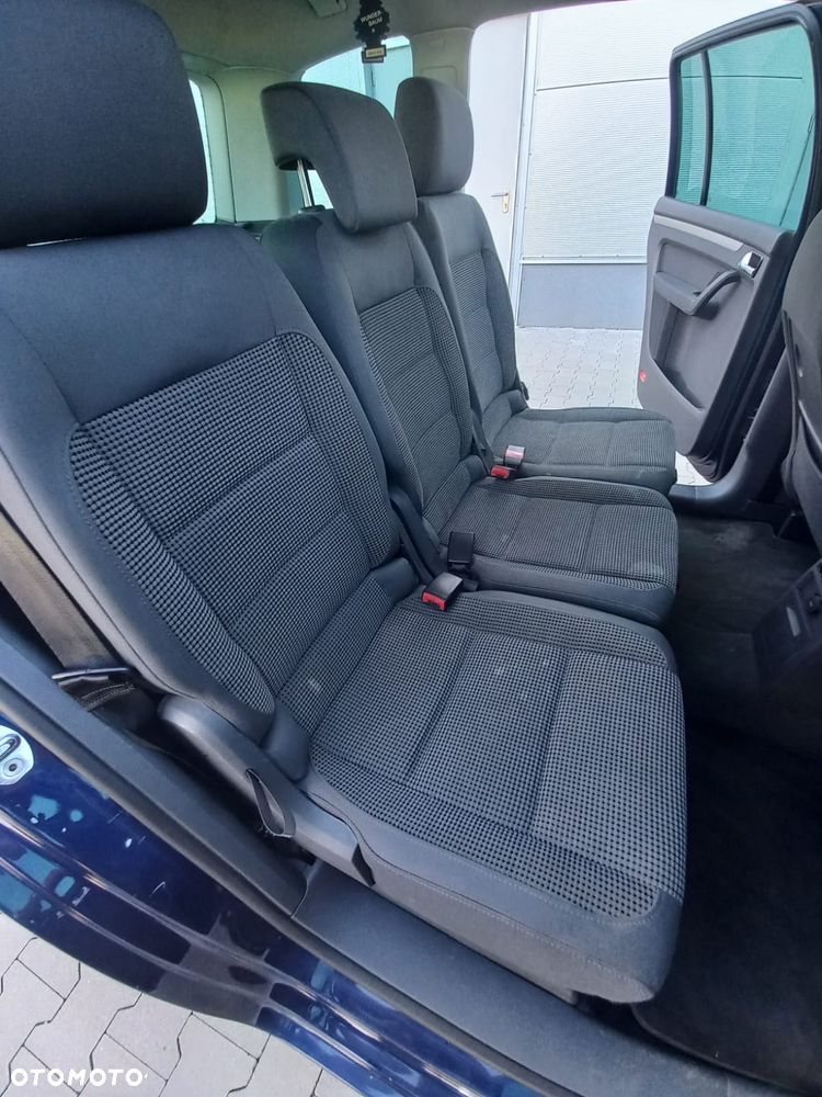 Volkswagen Touran - 34