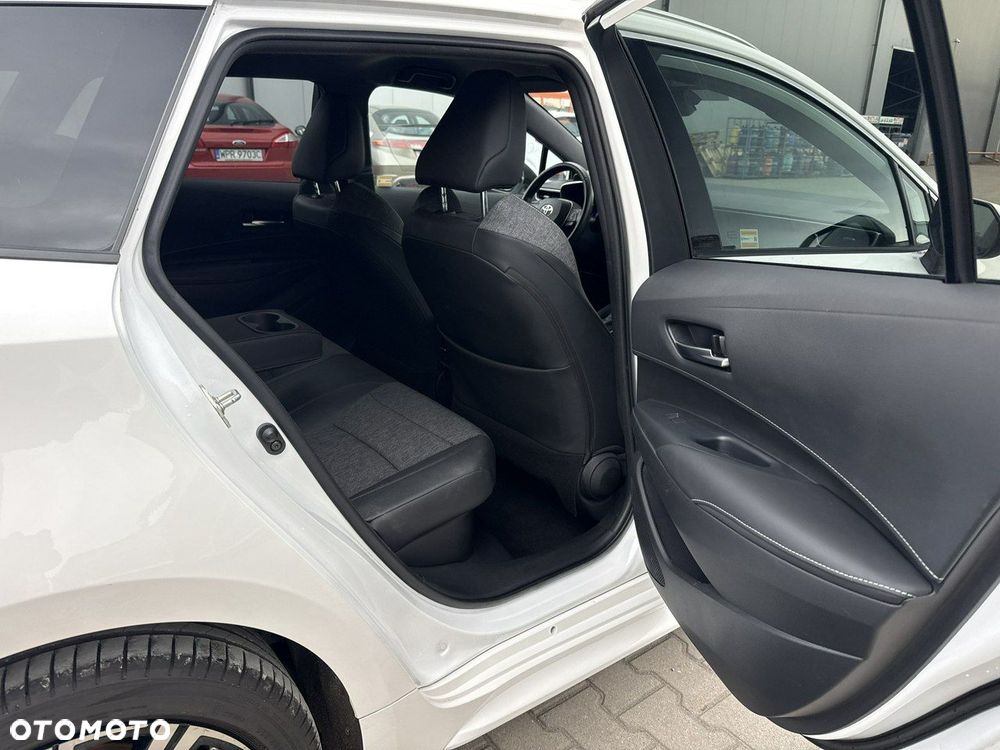 Toyota Corolla 2.0 Hybrid Comfort - 17