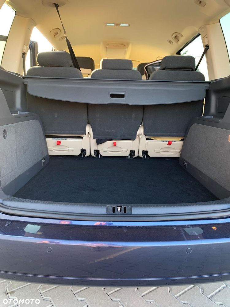 Volkswagen Touran 2.0 TDI DPF Highline DSG - 10