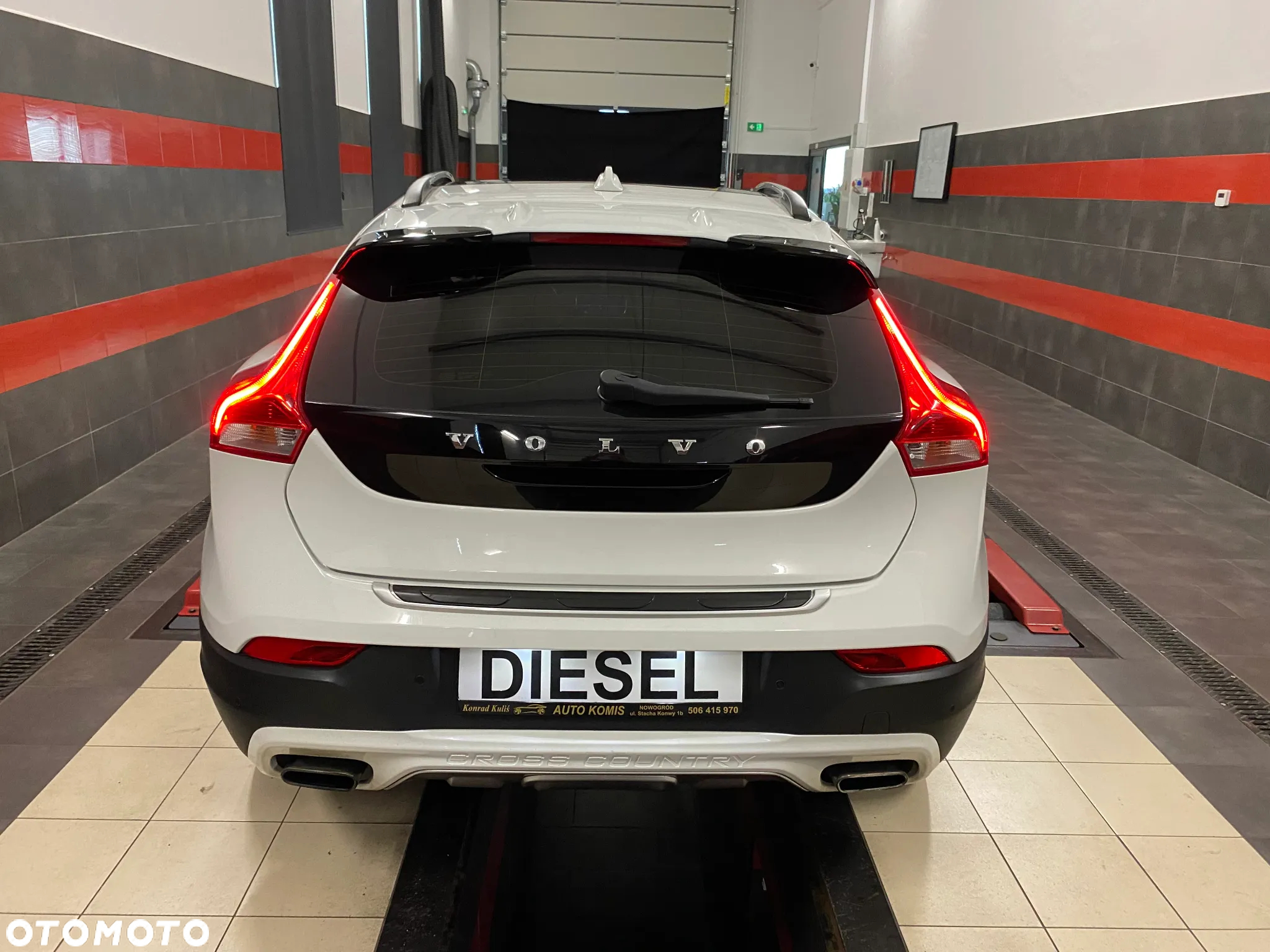 Volvo V40 Cross Country D2 Summum - 11