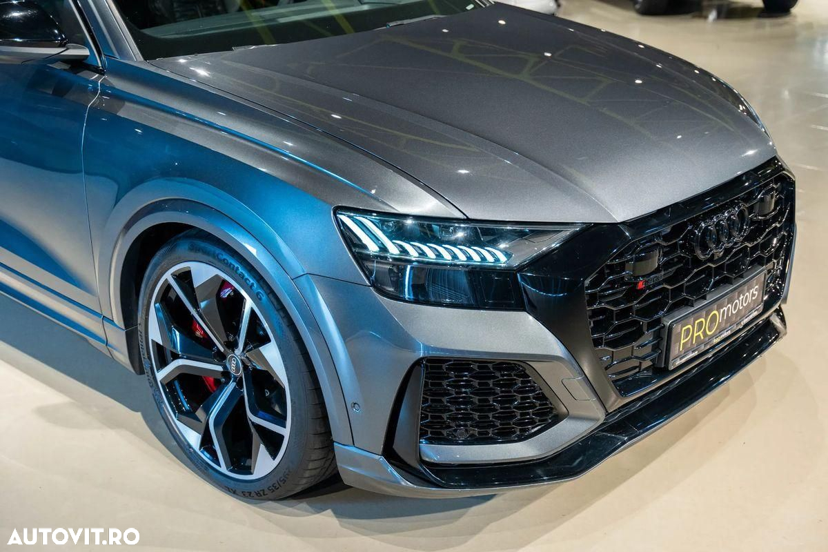 Audi RS Q8 - 8