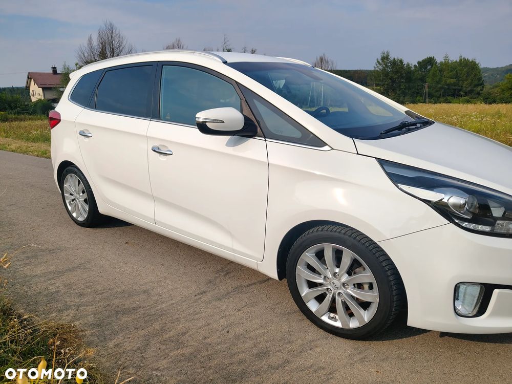 Kia Carens - 6