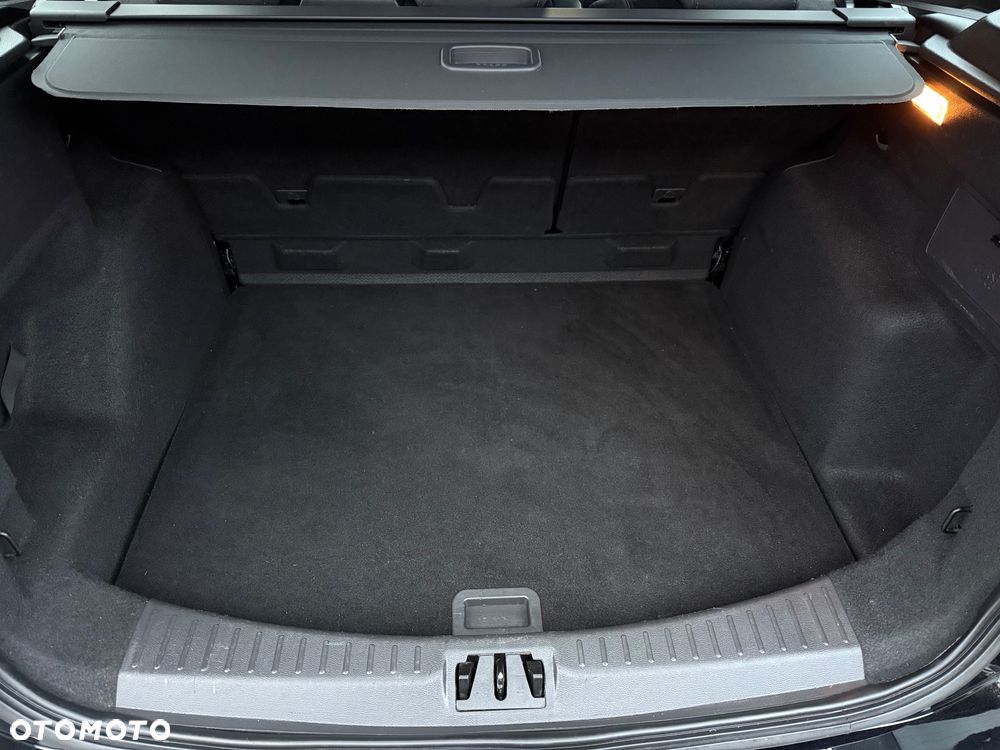 Ford Kuga 2.0 TDCi 2x4 ST-Line - 39