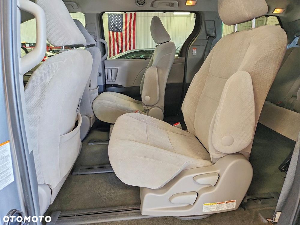 Toyota Sienna 3.5 V6 LE AWD - 11