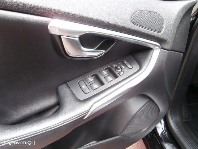 Volvo V40 2.0 D2 R-Design - 13