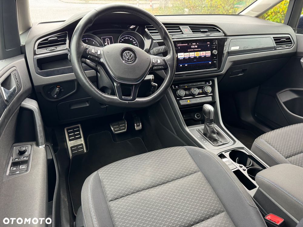 Volkswagen Touran - 19