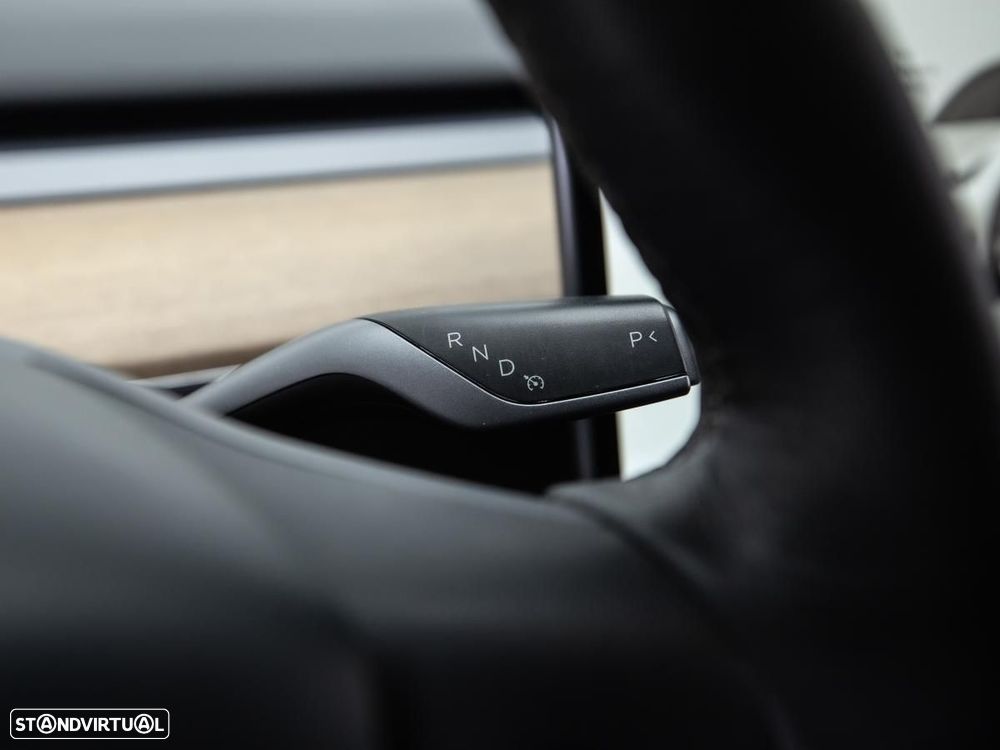 Tesla Model Y Long Range Dual Motor AWD - 19