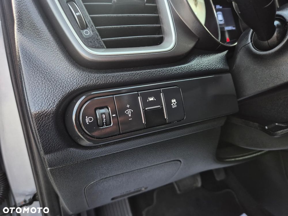 Kia Ceed 1.4 T-GDI DCT OPF Vision - 26