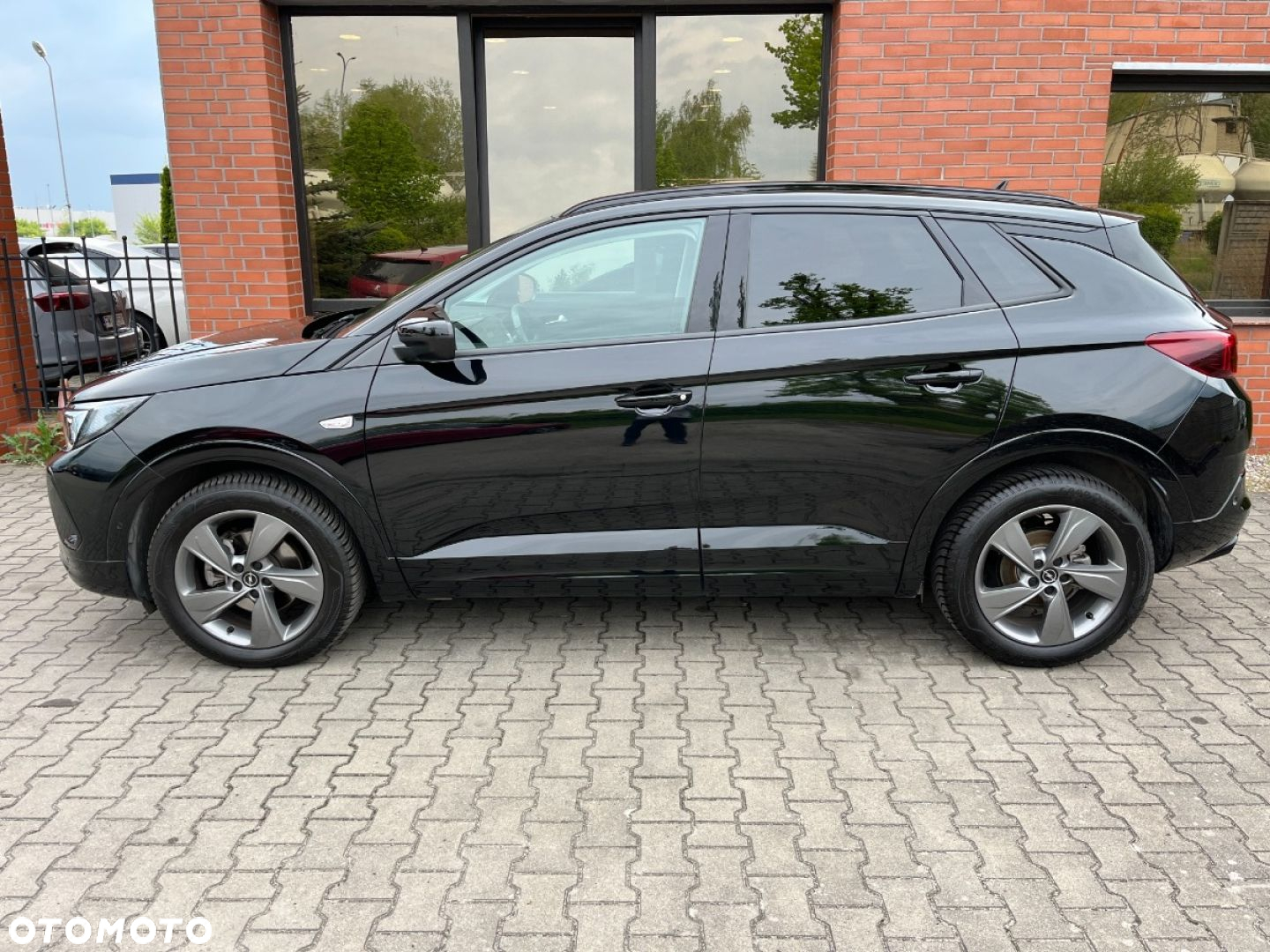 Opel Grandland 1.2 T Business Elegance S&S - 27