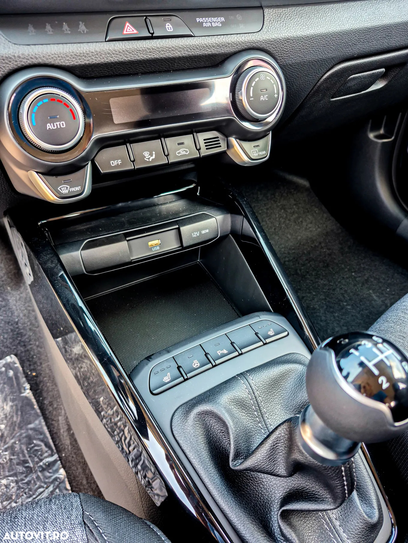 Kia Stonic 1.2 MPI 5MT Urban - 11