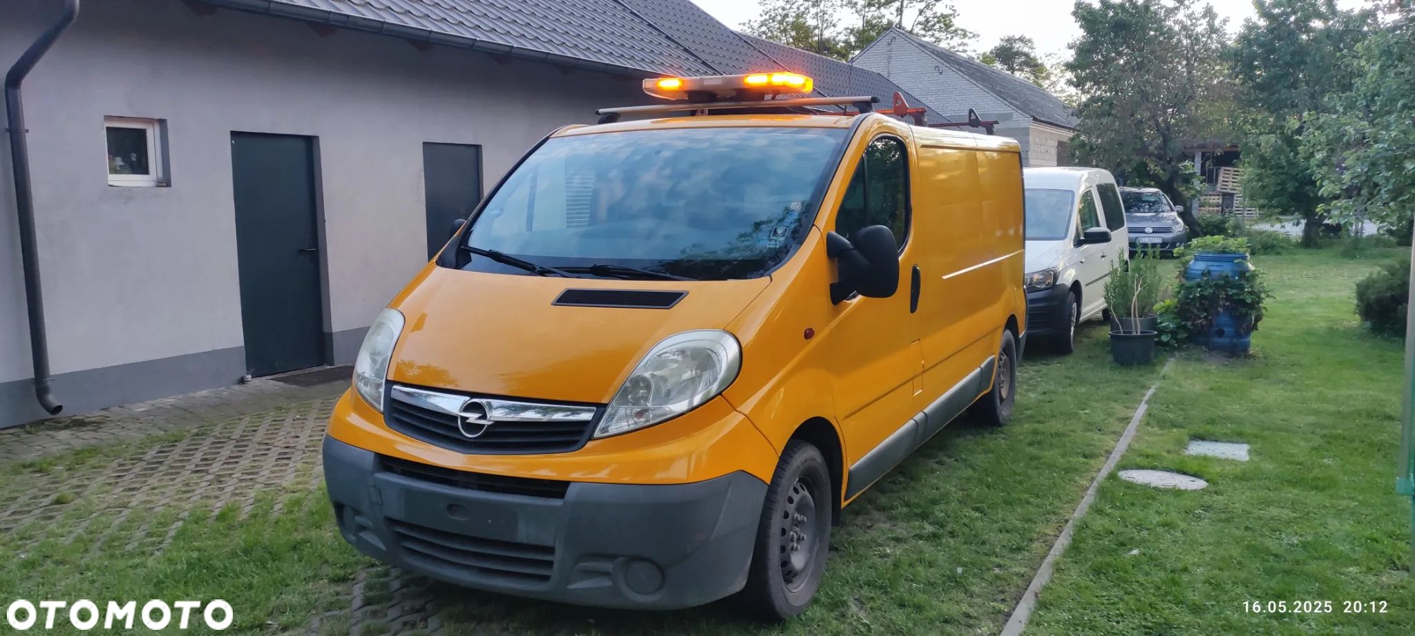Opel Vivaro - 1