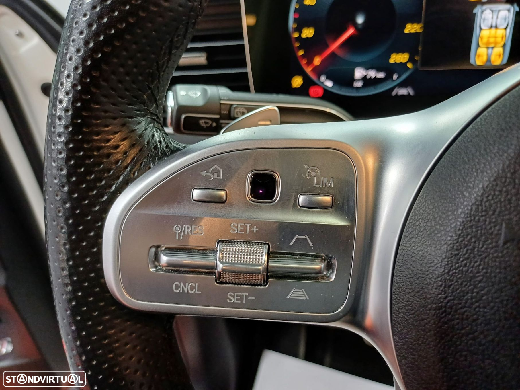 Mercedes-Benz GLE 300 d 4Matic - 16