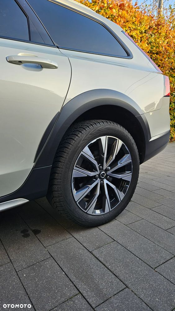 Volvo V90 Cross Country - 9