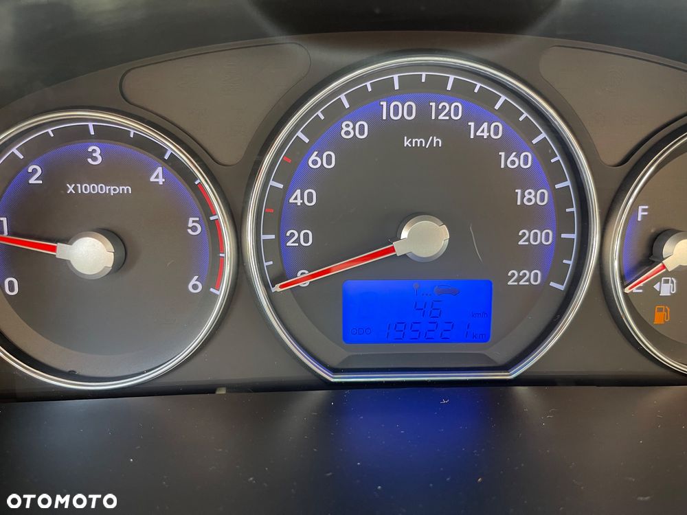 Hyundai Santa Fe 2.0 CRDI 2WD Trend - 12