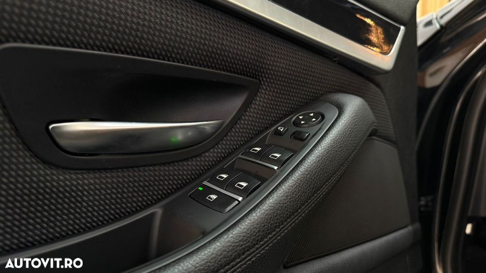 BMW Seria 5 520d - 28
