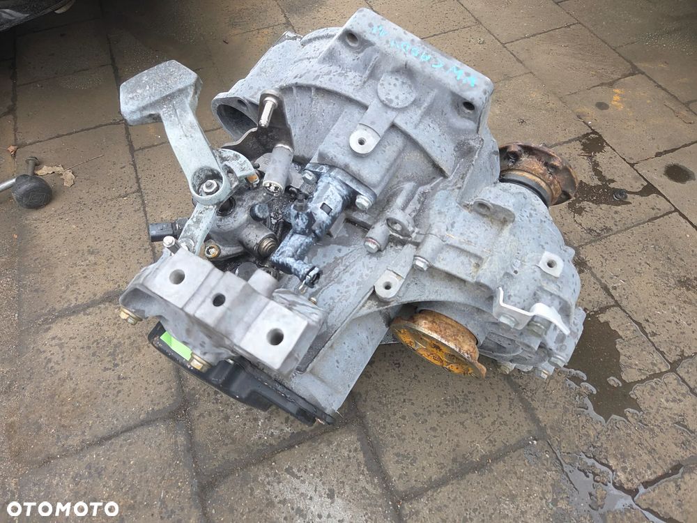 Skrzynia biegów  VW Caddy Manualna 5-biegowa HQS HQS14026