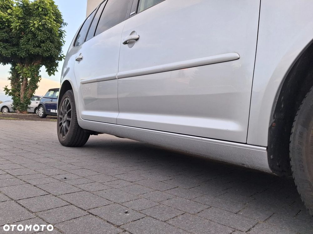 Volkswagen Touran 1.2 TSI STYLE - 21