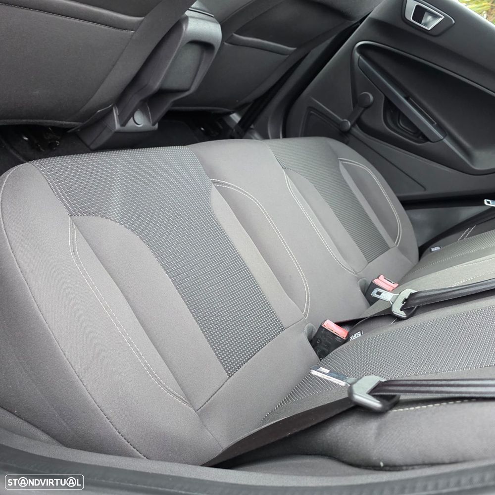 Ford Fiesta 1.5 TDCi Titanium - 30