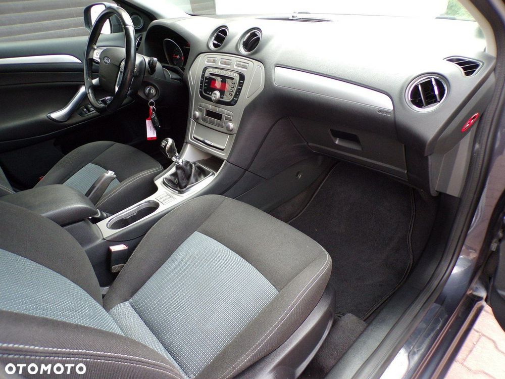 Ford Mondeo - 26