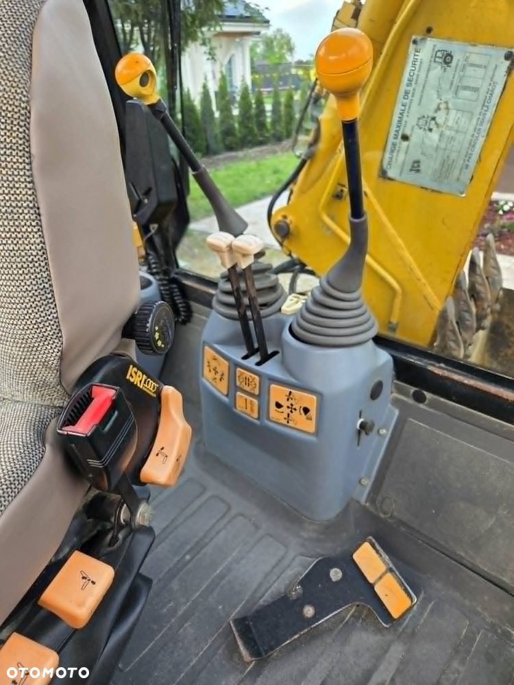 JCB 2CX - 18