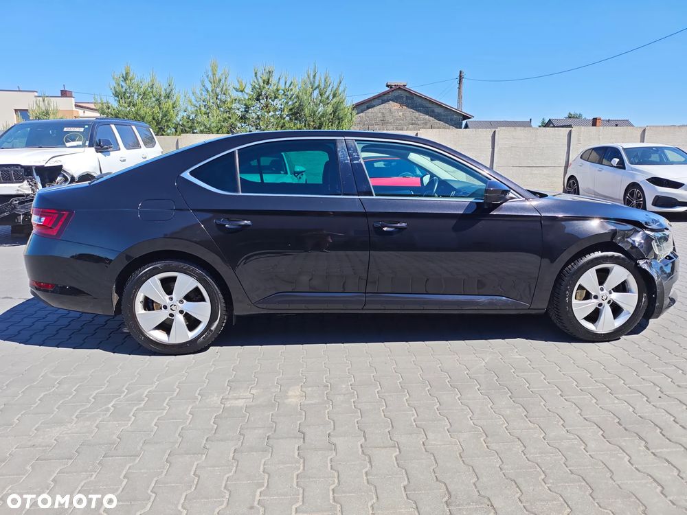 Skoda Superb 2.0 TDI DSG Premium Edition - 2