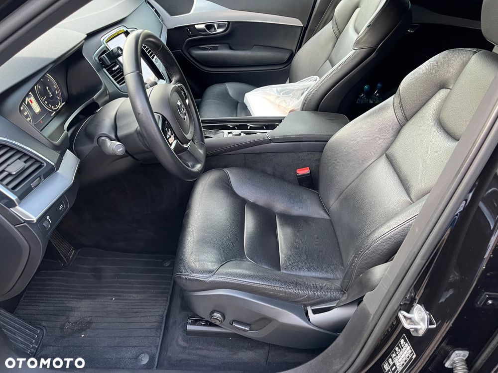 Volvo XC 90 - 9
